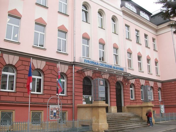 Fotografie školy "Evropská obchodní akademie, Děčín I, Komenského náměstí 2"