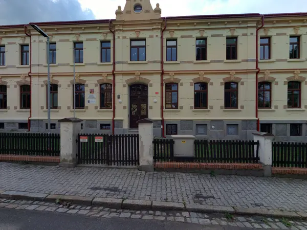 Fotografie školy "Speciální a Praktická škola , Šluknov , Tyršova 710"
