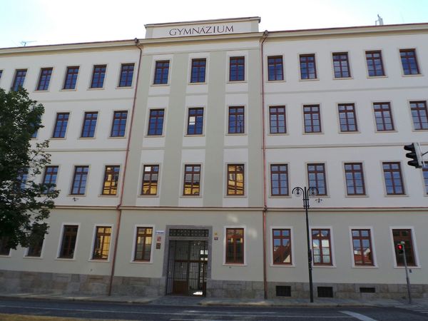 Fotografie školy "Gymnázium, Písek, Komenského"