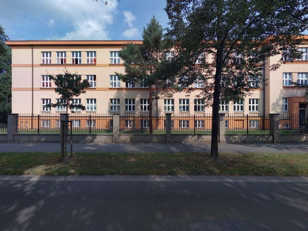 Fotografie školy "Gymnázium Františka Živného, Bohumín, Jana Palacha 794, příspěvková organizace"