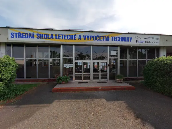 Fotografie školy "Střední škola letecké a výpočetní techniky, Odolena Voda"