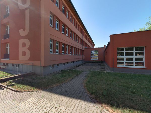 Fotografie školy "Gymnázium Jana Blahoslava, Ivančice"