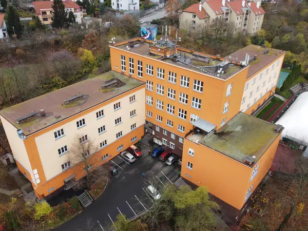 Fotografie školy "Gymnázium Praha 5, Nad Kavalírkou"
