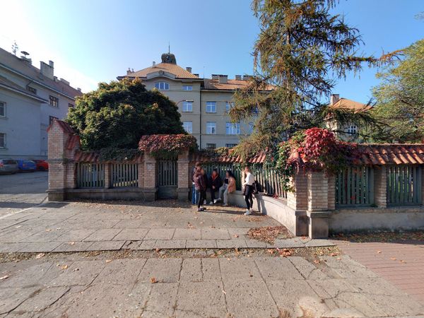 Fotografie školy "Střední škola managementu a grafiky"