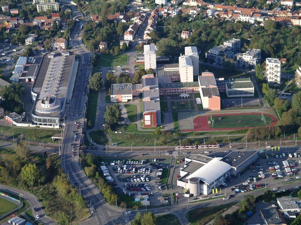 Fotografie školy "Střední škola informatiky, poštovnictví a finančnictví Brno"
