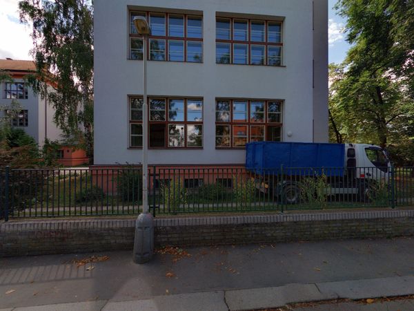 Fotografie školy "Střední škola designu a umění, knižní kultury a ekonomiky Náhorní"