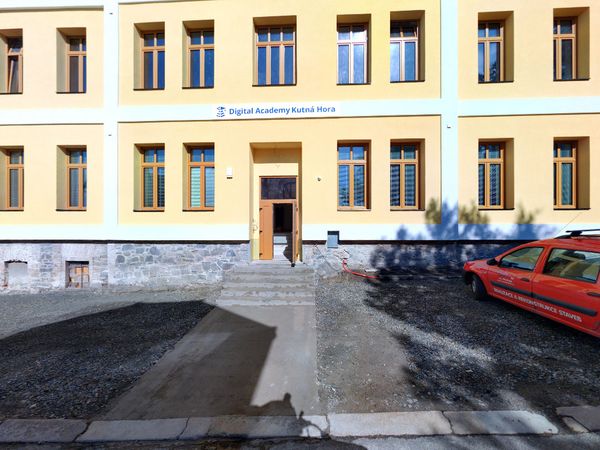 Fotografie školy "Digital Academy - Obchodní akademie"