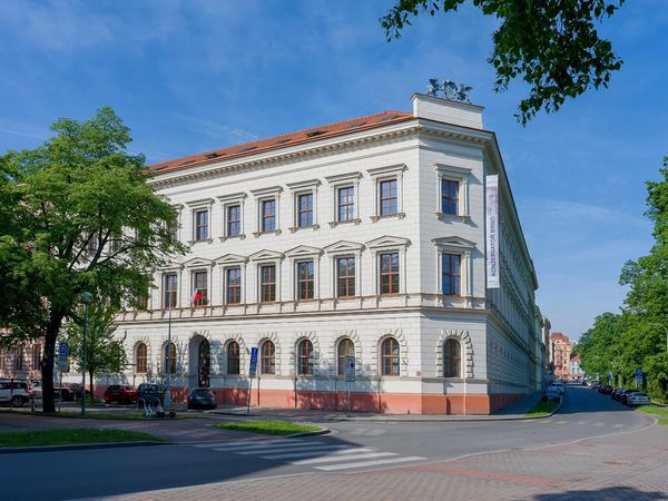 Fotografie školy "Konzervatoř Brno"
