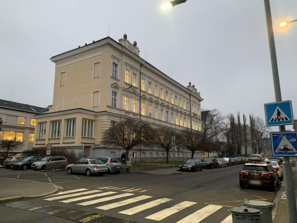 Fotografie školy "Jiráskovo gymnázium Náchod"