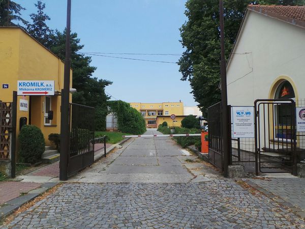 Fotografie školy "Vyšší odborná škola potravinářská a Střední průmyslová škola mlékárenská Kroměříž"