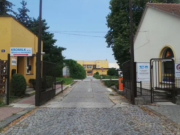 Fotografie školy "Vyšší odborná škola potravinářská a Střední průmyslová škola mlékárenská Kroměříž"