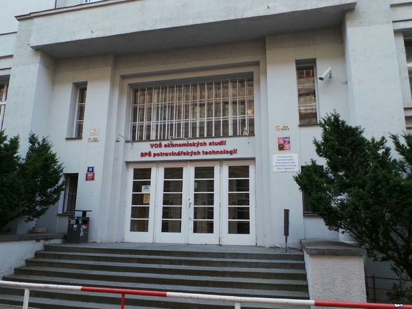 Fotografie školy "Vyšší odborná škola ekonomických studií a Střední průmyslová škola potravinářských technologií, Praha 2"