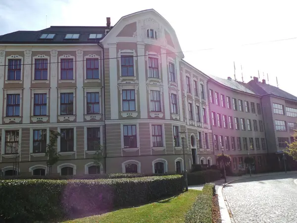 Fotografie školy "Střední uměleckoprůmyslová škola a Vyšší odborná škola, Turnov, Skálova 373"
