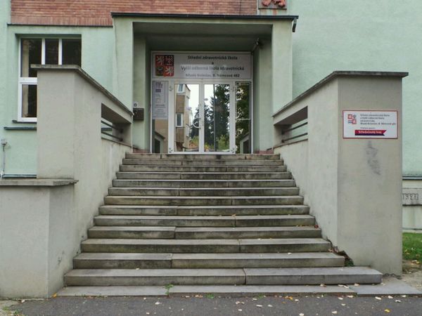 Fotografie školy "Střední zdravotnická škola a Vyšší odborná škola zdravotnická, Mladá Boleslav, B. Němcové 482"