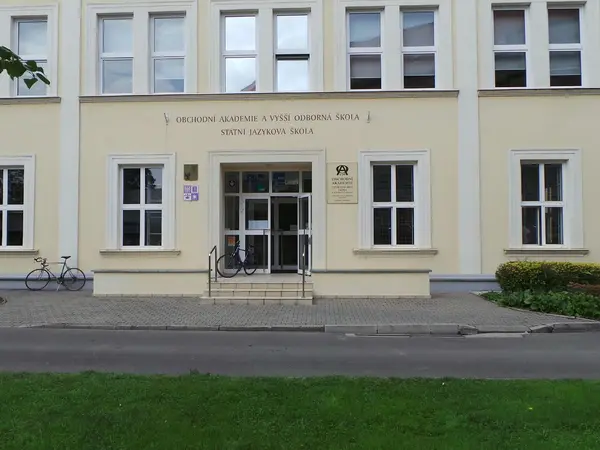 Fotografie školy "Obchodní akademie, Vyšší odborná škola a Jazyková škola s právem státní jazykové zkoušky Uherské Hradiště"