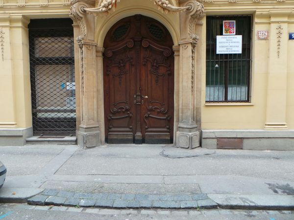 Fotografie školy "Vyšší odborná škola textilních řemesel a Střední umělecká škola řemesel Praha 1"