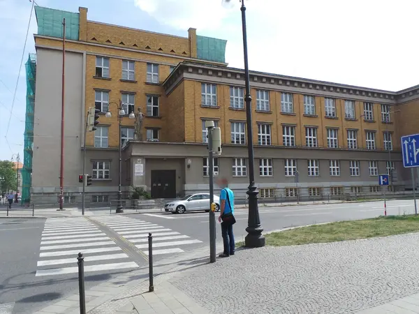 Fotografie školy "Střední průmyslová škola elektrotechnická a Vyšší odborná škola Pardubice"