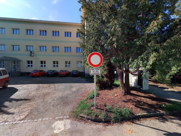 Fotografie školy "Farmářská škola - Vyšší odborná škola ekologického zemědělství"