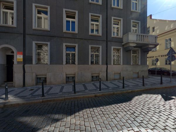 Fotografie školy "EUROPEAN COLLEGE, vyšší odborná škola Praha"