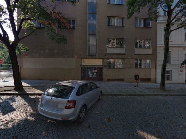 Fotografie školy "Vyšší odborná škola Husův institut teologických studií"