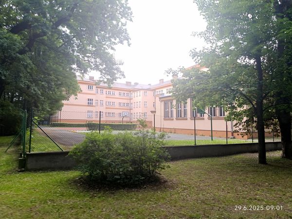 Fotografie školy "Gymnázium Františka Živného, Bohumín, Jana Palacha 794, příspěvková organizace"