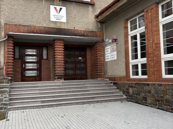 Fotografie školy "ZŠ a gymnázium Vítkov"