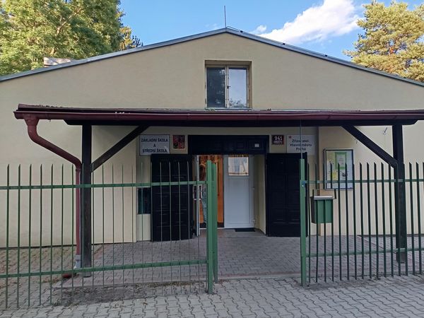 Fotografie školy "Základní škola a Střední škola, Praha 10, Vachkova 941"