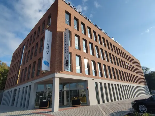 Fotografie školy "GAELY - střední škola"
