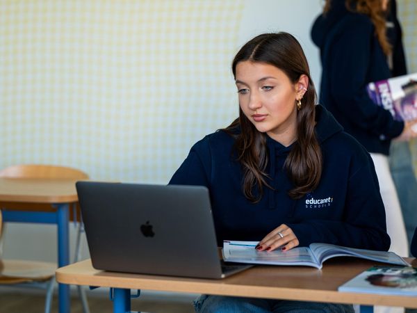 Fotografie školy "EDUCAnet - gymnázium, SOŠ a ZŠ Praha"