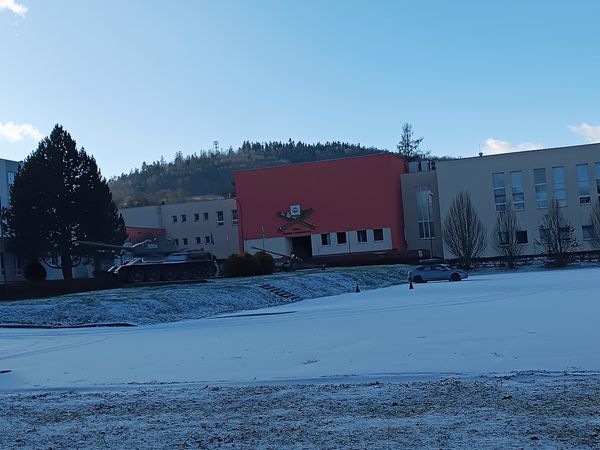 Fotografie školy "Ministerstvo obrany"