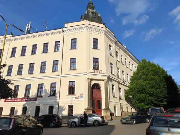 Fotografie školy "Obchodní akademie Chrudim"